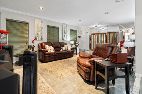 Villa ou maison à vendre à Palmetto Bay, Floride: 4 chambres, 194.44 m2 № 1505941 - photo 12