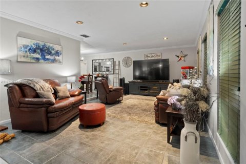 Villa ou maison à vendre à Palmetto Bay, Floride: 4 chambres, 194.44 m2 № 1505941 - photo 8