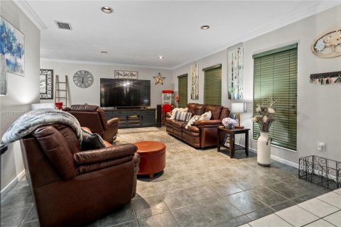 Villa ou maison à vendre à Palmetto Bay, Floride: 4 chambres, 194.44 m2 № 1505941 - photo 9