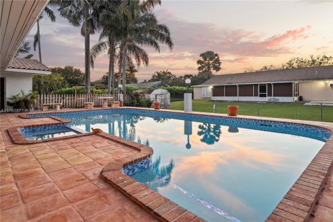 Villa ou maison à vendre à Palmetto Bay, Floride: 4 chambres, 194.44 m2 № 1505941 - photo 28