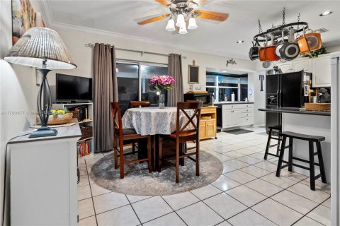 Villa ou maison à vendre à Palmetto Bay, Floride: 4 chambres, 194.44 m2 № 1505941 - photo 15
