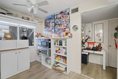 Condo in Pembroke Pines, Florida, 2 bedrooms № 2253266 - photo 19