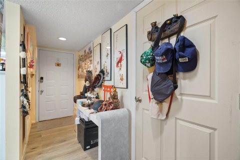 Condo in Pembroke Pines, Florida, 2 bedrooms № 2253266 - photo 14