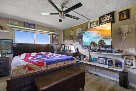 Condo in Pembroke Pines, Florida, 2 bedrooms № 2253266 - photo 21