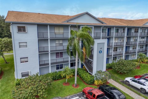 Condo in Pembroke Pines, Florida, 2 bedrooms № 2253266