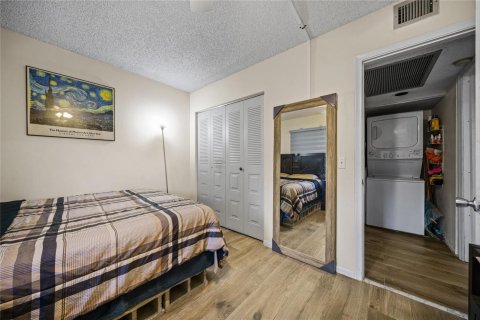Condo in Pembroke Pines, Florida, 2 bedrooms № 2253266 - photo 25