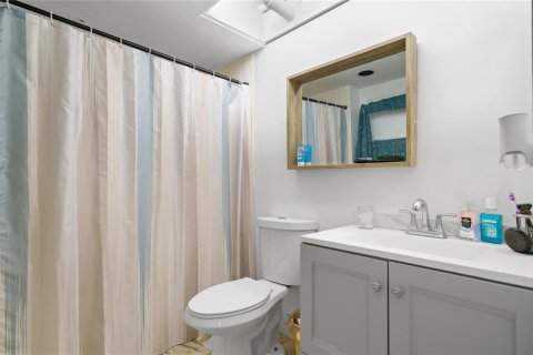 Condo in Pembroke Pines, Florida, 2 bedrooms № 2253266 - photo 27