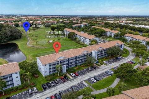 Condo in Pembroke Pines, Florida, 2 bedrooms № 2253266 - photo 5