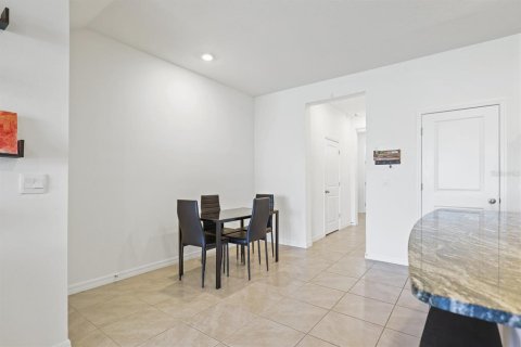 Townhouse in Apollo Beach, Florida 3 bedrooms, 158.58 sq.m. № 1786832 - photo 7