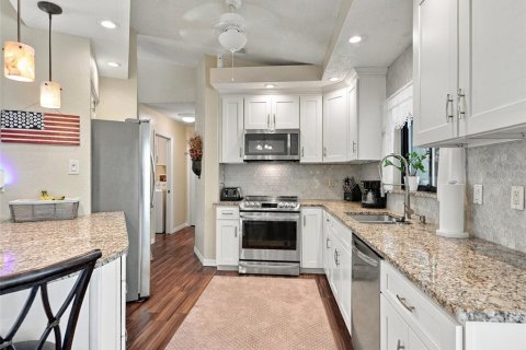 Villa ou maison à vendre à Spring Hill, Floride: 2 chambres, 108.7 m2 № 2437180 - photo 7