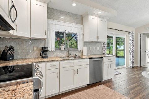 Villa ou maison à vendre à Spring Hill, Floride: 2 chambres, 108.7 m2 № 2437180 - photo 11