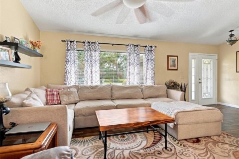 Villa ou maison à vendre à Spring Hill, Floride: 2 chambres, 108.7 m2 № 2437180 - photo 3