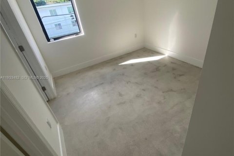 Снять в аренду виллу или дом в Майами, Флорида 2 спальни, № 1991302 - фото 22