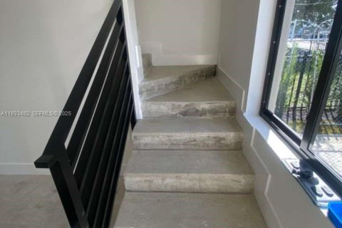 Снять в аренду виллу или дом в Майами, Флорида 2 спальни, № 1991302 - фото 11