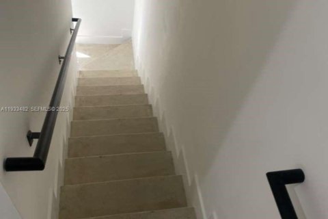 Снять в аренду виллу или дом в Майами, Флорида 2 спальни, № 1991302 - фото 16