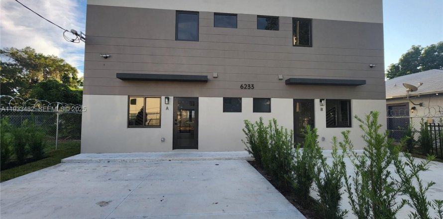 Дом в Майами, Флорида 2 спальни № 1991302