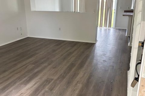 Casa en alquiler en Orlando, Florida, 3 dormitorios, 124.02 m2 № 1901810 - foto 3