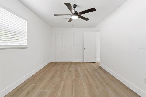 House in Tampa, Florida 3 bedrooms, 185.53 sq.m. № 1914335 - photo 26