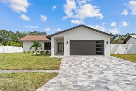 House in Tampa, Florida 3 bedrooms, 185.53 sq.m. № 1914335 - photo 6