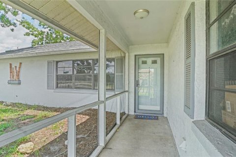 House in Kissimmee, Florida 3 bedrooms, 139.26 sq.m. № 2209145 - photo 2