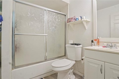 House in Kissimmee, Florida 3 bedrooms, 139.26 sq.m. № 2209145 - photo 18