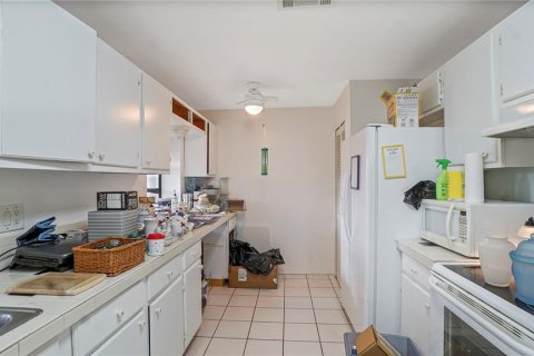 House in Kissimmee, Florida 3 bedrooms, 139.26 sq.m. № 2209145 - photo 6