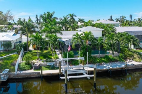 House in Bradenton, Florida 3 bedrooms, 240.25 sq.m. № 2428733 - photo 3