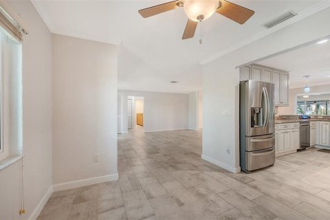 House in Bradenton, Florida 3 bedrooms, 240.25 sq.m. № 2428733 - photo 16