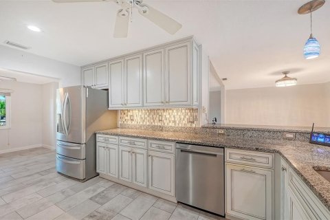 House in Bradenton, Florida 3 bedrooms, 240.25 sq.m. № 2428733 - photo 17
