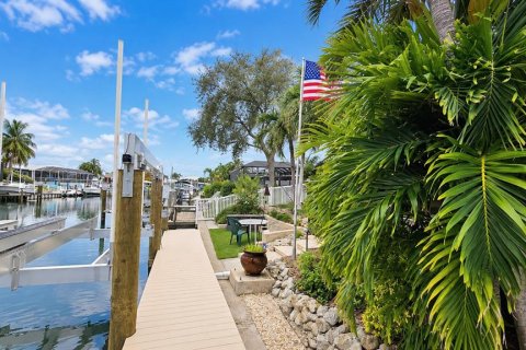 House in Bradenton, Florida 3 bedrooms, 240.25 sq.m. № 2428733 - photo 8