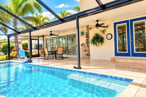 House in Bradenton, Florida 3 bedrooms, 240.25 sq.m. № 2428733 - photo 10