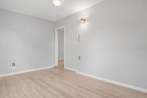 House in North Port, Florida 2 bedrooms, 95.78 sq.m. № 1652273 - photo 16