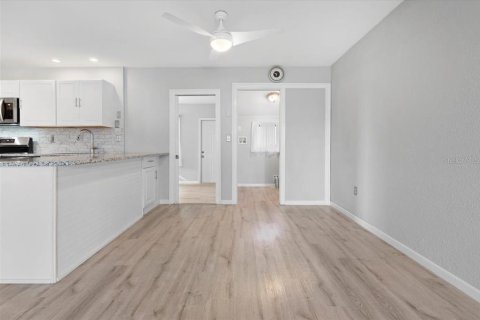 House in North Port, Florida 2 bedrooms, 95.78 sq.m. № 1652273 - photo 14