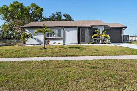 House in North Port, Florida 2 bedrooms, 95.78 sq.m. № 1652273 - photo 2
