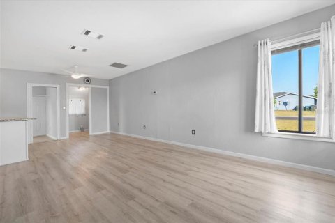 House in North Port, Florida 2 bedrooms, 95.78 sq.m. № 1652273 - photo 5