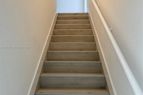 Townhouse in Homestead, Florida 4 bedrooms, 129.88 sq.m. № 2003395 - photo 8