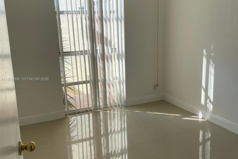 Copropriété à louer à Hallandale Beach, Floride: 2 chambres, 94.76 m2 № 2044530 - photo 21