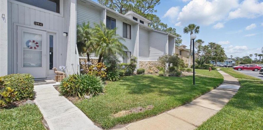 Condominio en Daytona Beach, Florida, 2 dormitorios № 1670684