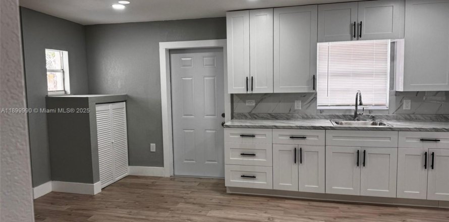 Villa ou maison à Hialeah, Floride 2 chambres, 238.29 m2 № 1957315