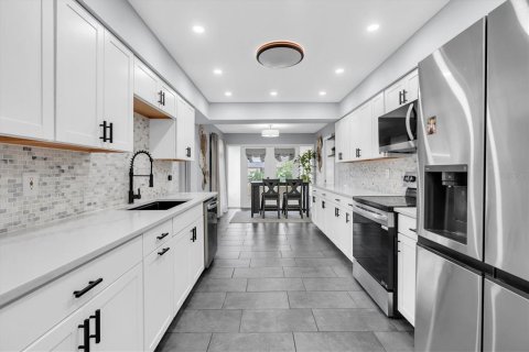 Villa ou maison à vendre à Hudson, Floride: 3 chambres, 202.16 m2 № 2408781 - photo 3