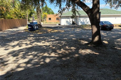 Propiedad comercial en alquiler en Tampa, Florida № 2116302 - foto 3