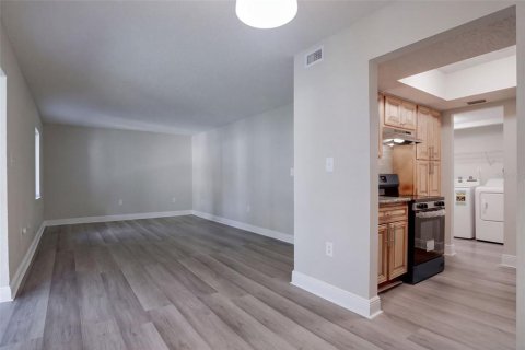 Copropriété à louer à Orlando, Floride: 2 chambres, 90.67 m2 № 2415328 - photo 6