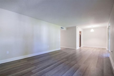 Copropriété à louer à Orlando, Floride: 2 chambres, 90.67 m2 № 2415328 - photo 10