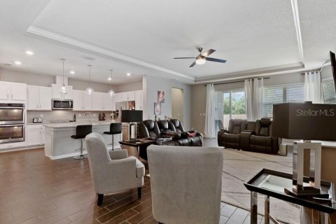 Villa ou maison à louer à Tampa, Floride: 4 chambres, 216.28 m2 № 2093638 - photo 2