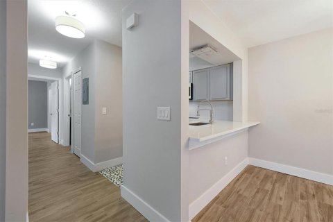 Condo in Orlando, Florida, 2 bedrooms  № 1874030 - photo 10