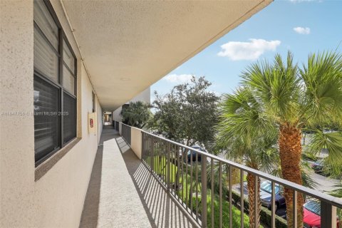 Condominio en venta en Deerfield Beach, Florida, 2 dormitorios, 97.55 m2 № 1852009 - foto 5