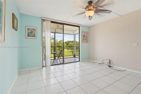 Condominio en venta en Deerfield Beach, Florida, 2 dormitorios, 97.55 m2 № 1852009 - foto 16