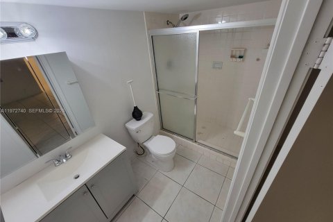 Copropriété à vendre à Pembroke Pines, Floride: 2 chambres, 96.99 m2 № 2032955 - photo 19