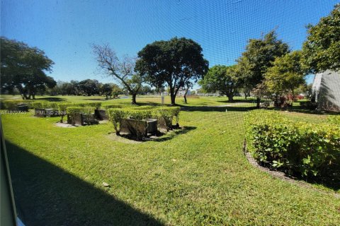 Copropriété à vendre à Pembroke Pines, Floride: 2 chambres, 96.99 m2 № 2032955 - photo 5