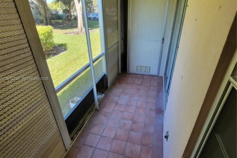 Copropriété à vendre à Pembroke Pines, Floride: 2 chambres, 96.99 m2 № 2032955 - photo 16